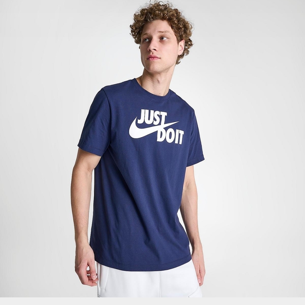 Nike Men's Navy Blue T-Shirt